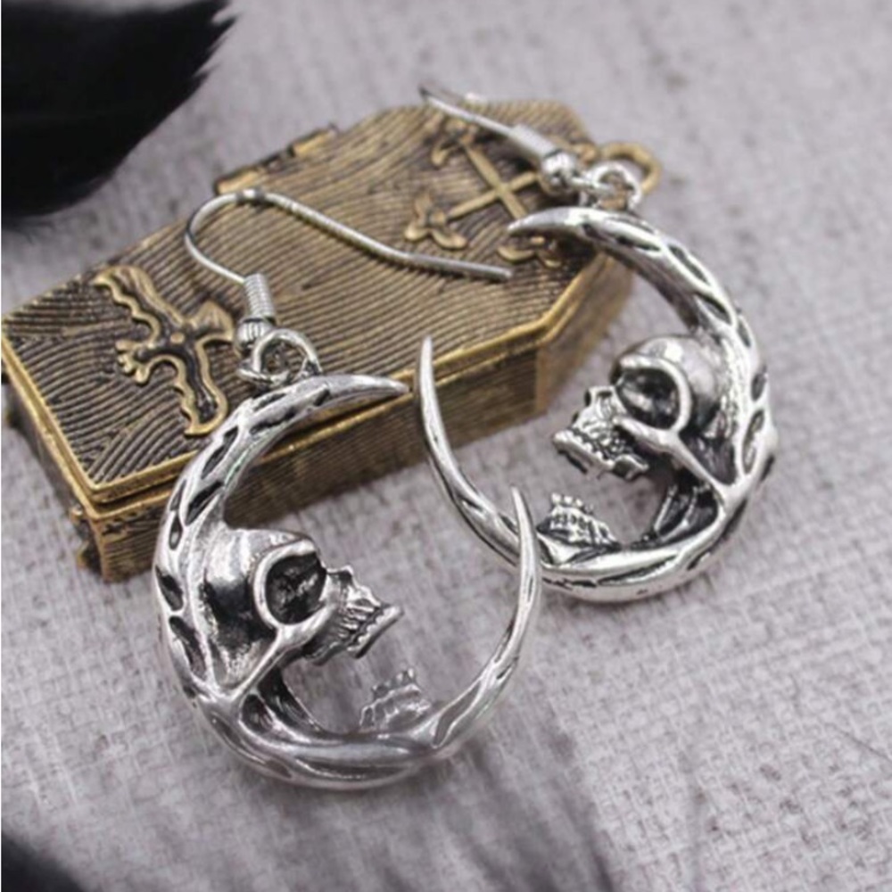 Gothic Skull moon earrings